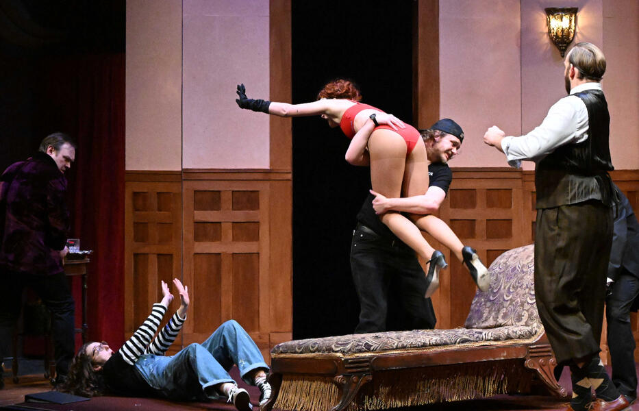 The Play That Goes Wrong, Duluth Playhouse The Play That Goes Wrong, Duluth Playhouse